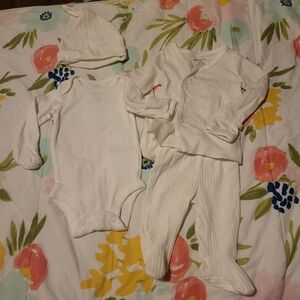 🖤SOLD🖤White newborn hospital 4 piece set